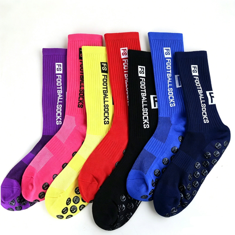 1 Pair Grippy Sports Crew Sock - Sports Socks ulasan dan harga