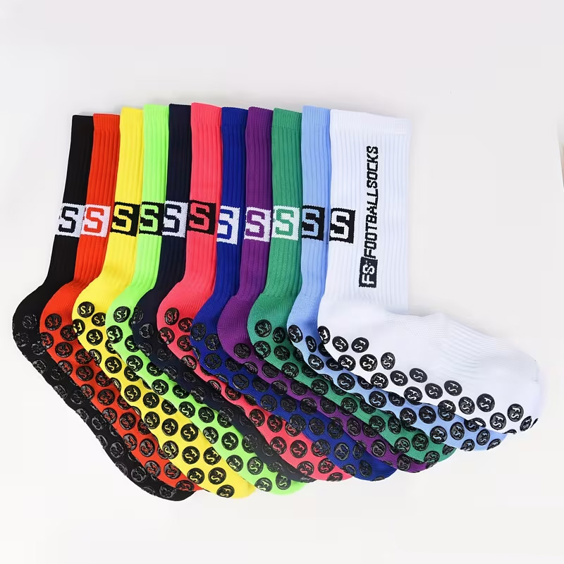 1 Pair Grippy Sports Crew Sock - Sports Socks ulasan dan harga